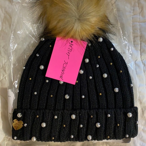 Betsey Johnson Accessories - 🎉HP🎉 Betsy Johnson Black Winter Hat